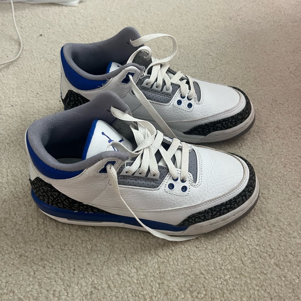 AIR JORDAN 3s PERFECT CONDITION